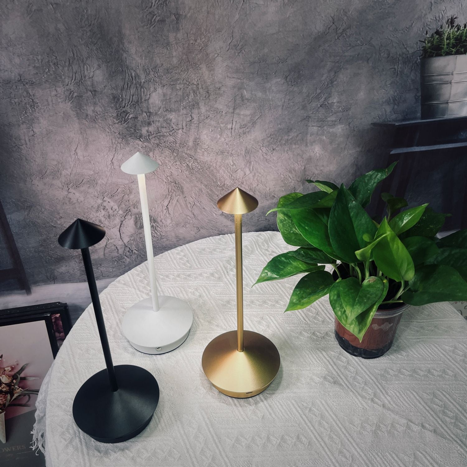 Solara | Premium Bezprzewodowa Lampa Stołowa z Trybem Pamięci i Regulowanym Oświetleniem
