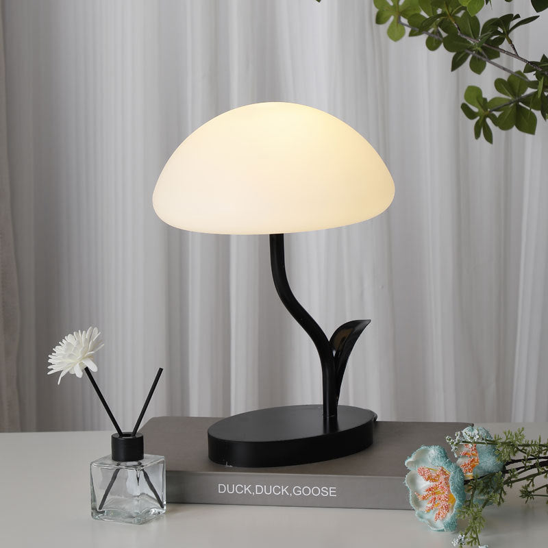 Mushroom Table Lamp With USB Dimming