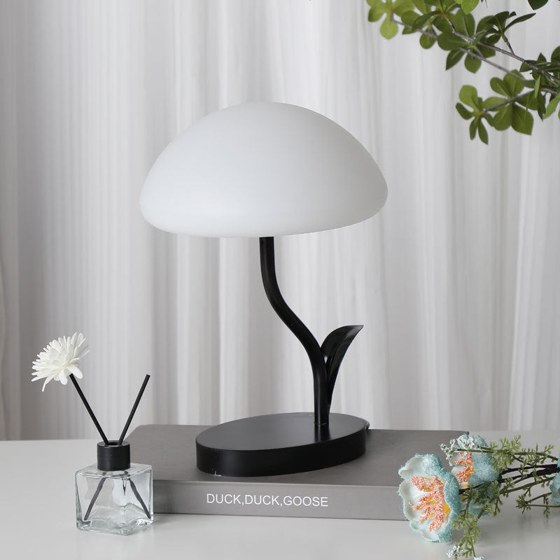 Mushroom Table Lamp With USB Dimming