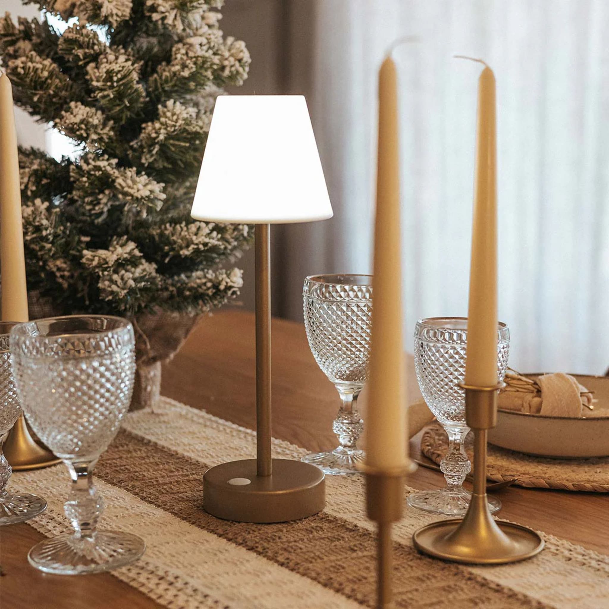Mira Slim | Wireless Table Lamp
