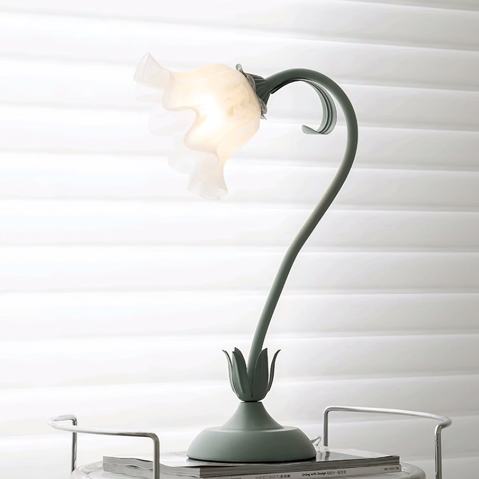 Sorene | Lampa stołowa z motywem lilii
