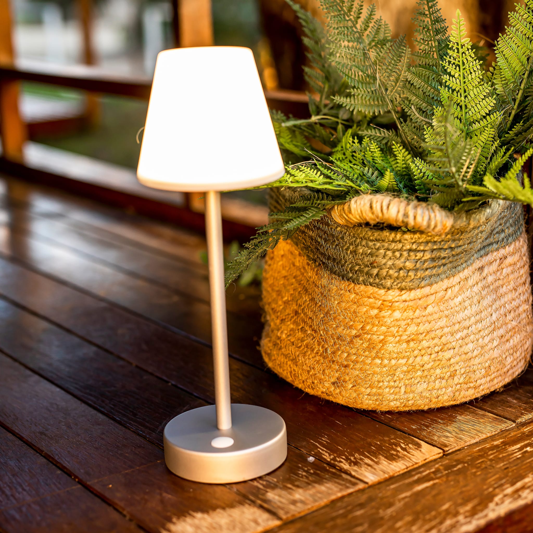 Mira Slim | Wireless Table Lamp