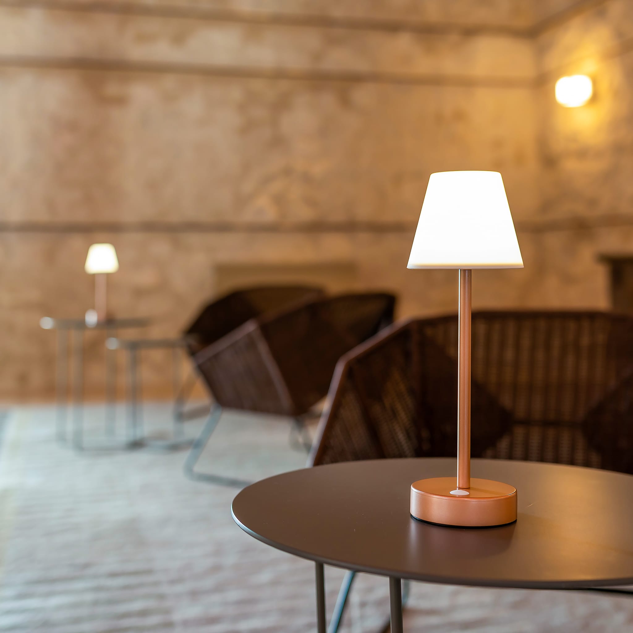 Mira Slim | Wireless Table Lamp