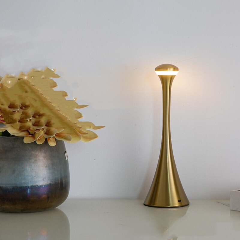 Luma | Ledningsfri oppladbar bordlampe, slank moderne design