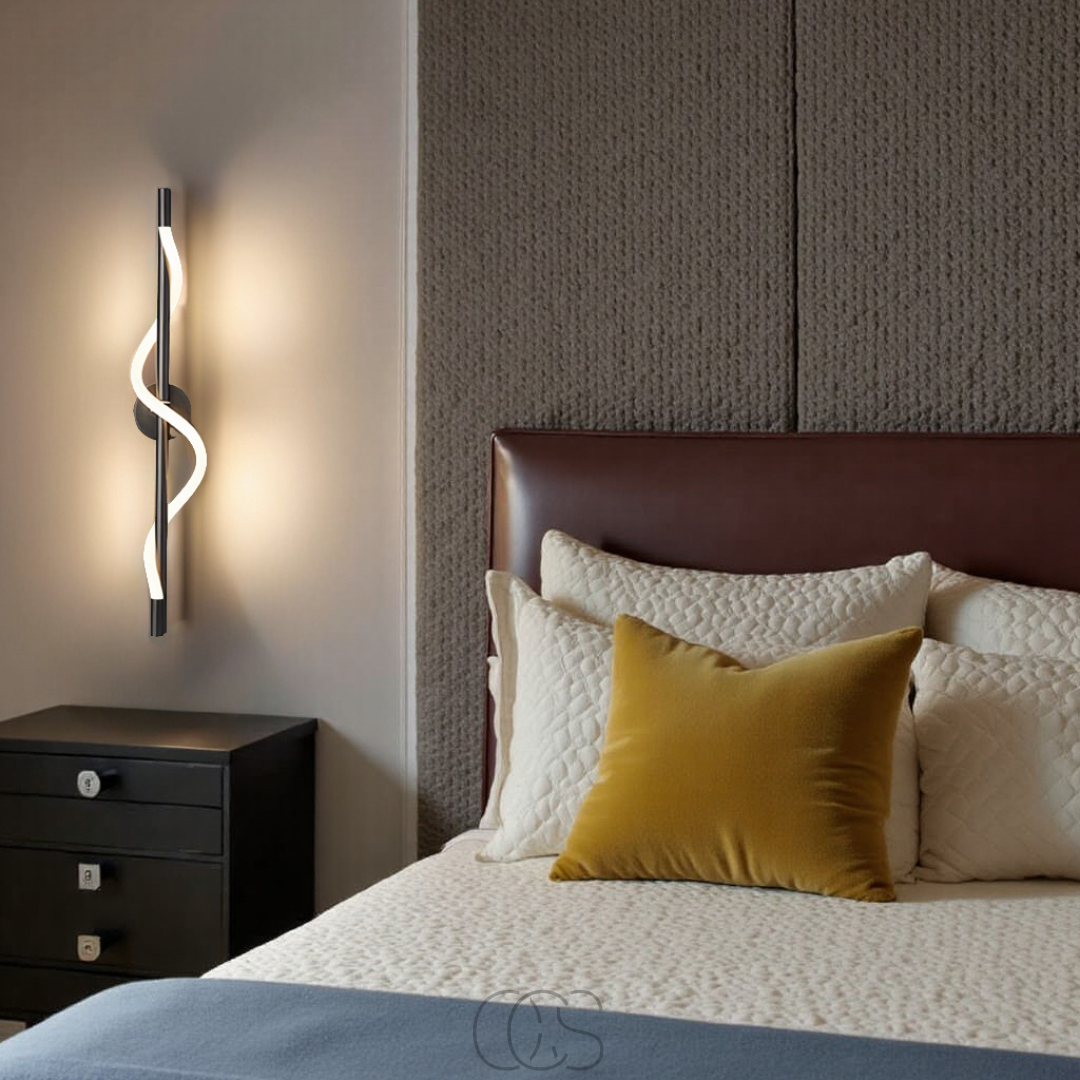 Norroe - Slim LED wall lamp - Black aluminum