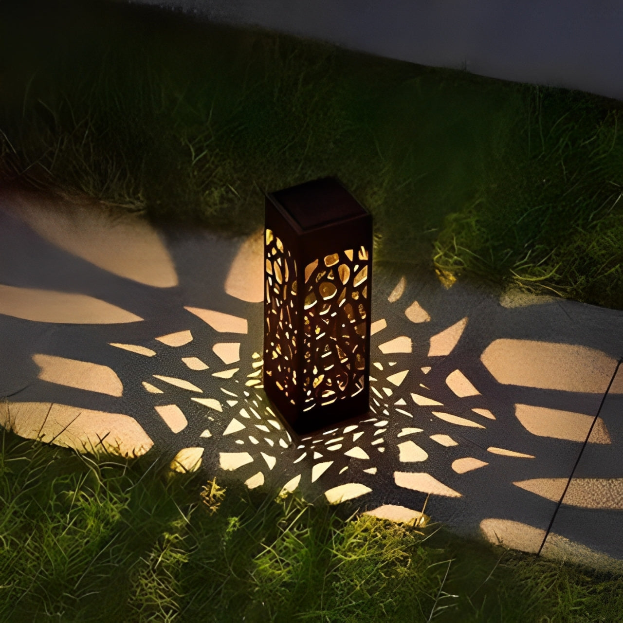 Norroe - Solar Garden Light Pole - Wireless Solar Outdoor Lamp