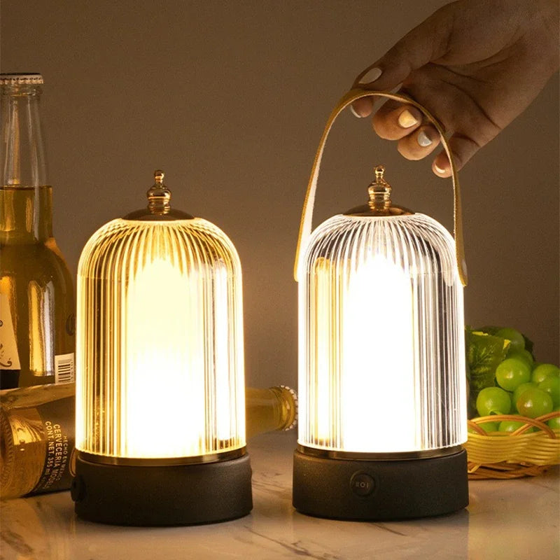Kestrel | Bærbar Retro Fuglebur Bordlampe med Vintage LED-belysning