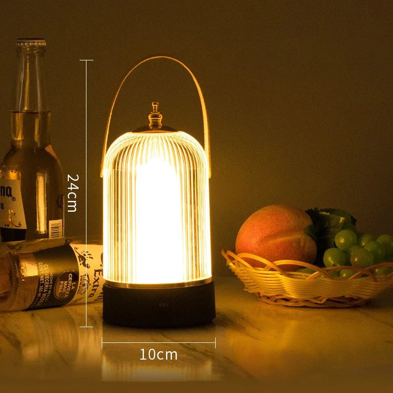 Kestrel | Bærbar Retro Fuglebur Bordlampe med Vintage LED-belysning
