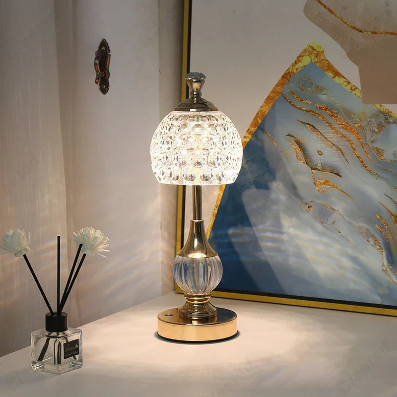 Lampa stołowa ze złotego szkła