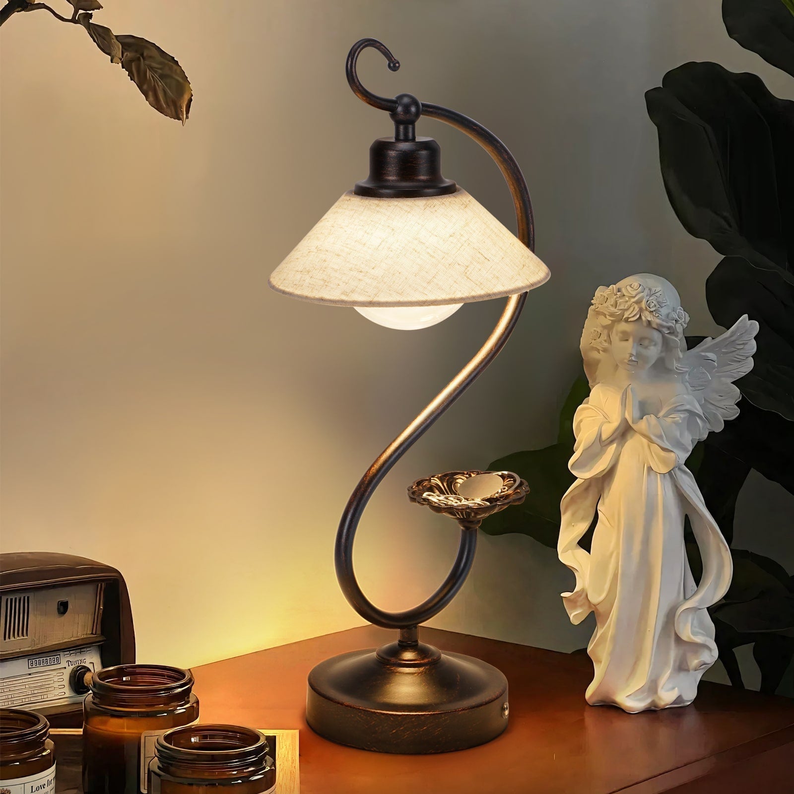 Liora | Vintage blomster bordlampe - Dimbar LED nattbordlampe