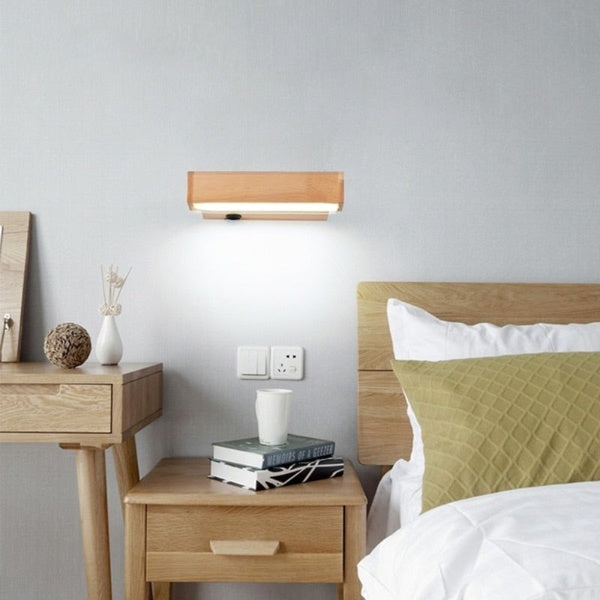 Scandi roterende tre nattbord vegglampe