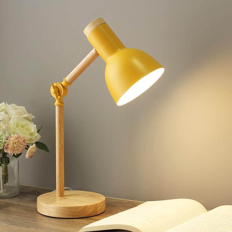 Scandi tre skrivebordslampe