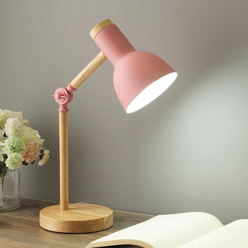 Scandi tre skrivebordslampe