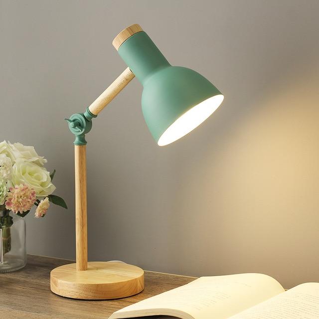 Scandi tre skrivebordslampe