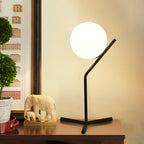 Ardena | Lampada da scrivania moderna con globo in vetro bianco a 1 luce per studio e camera da letto