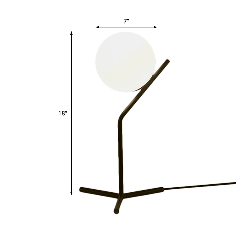 Ardena | Lampada da scrivania moderna con globo in vetro bianco a 1 luce per studio e camera da letto