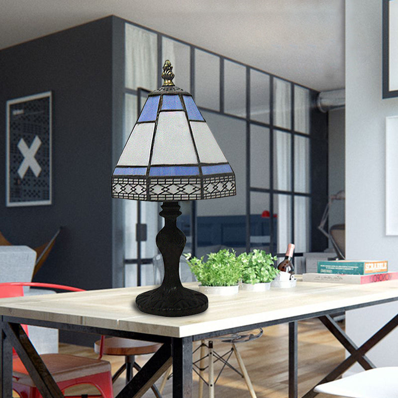 Aleron | Lampada da comodino conica beige e blu, stile vetro colorato a singola testa