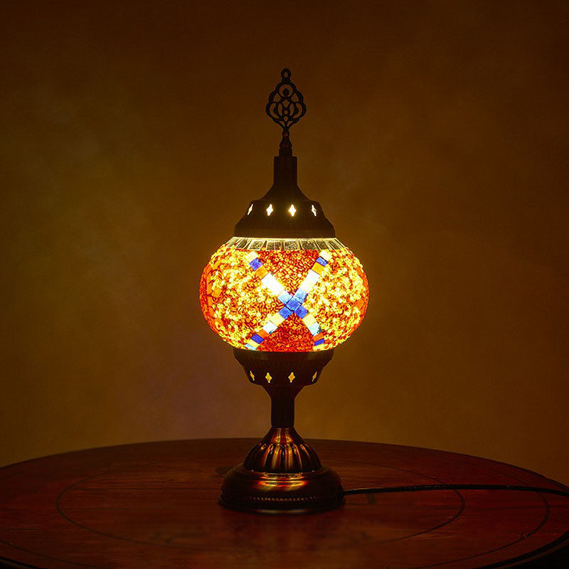 Aldara | Lampada da comodino in ferro a forma di urna con una luce, stile turco, finitura bronzo