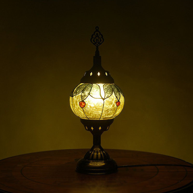 Aldara | Lampada da comodino in ferro a forma di urna con una luce, stile turco, finitura bronzo