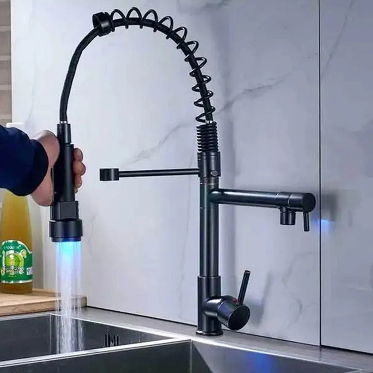 Rubinetto da cucina Aqualine Orbit con rotazione a 360 gradi