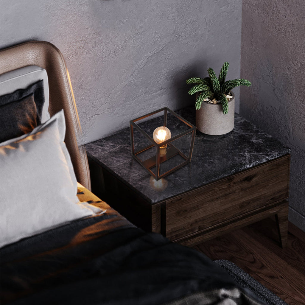 Lucen svart moderne bordlampe med jernramme og firkantet skjerm