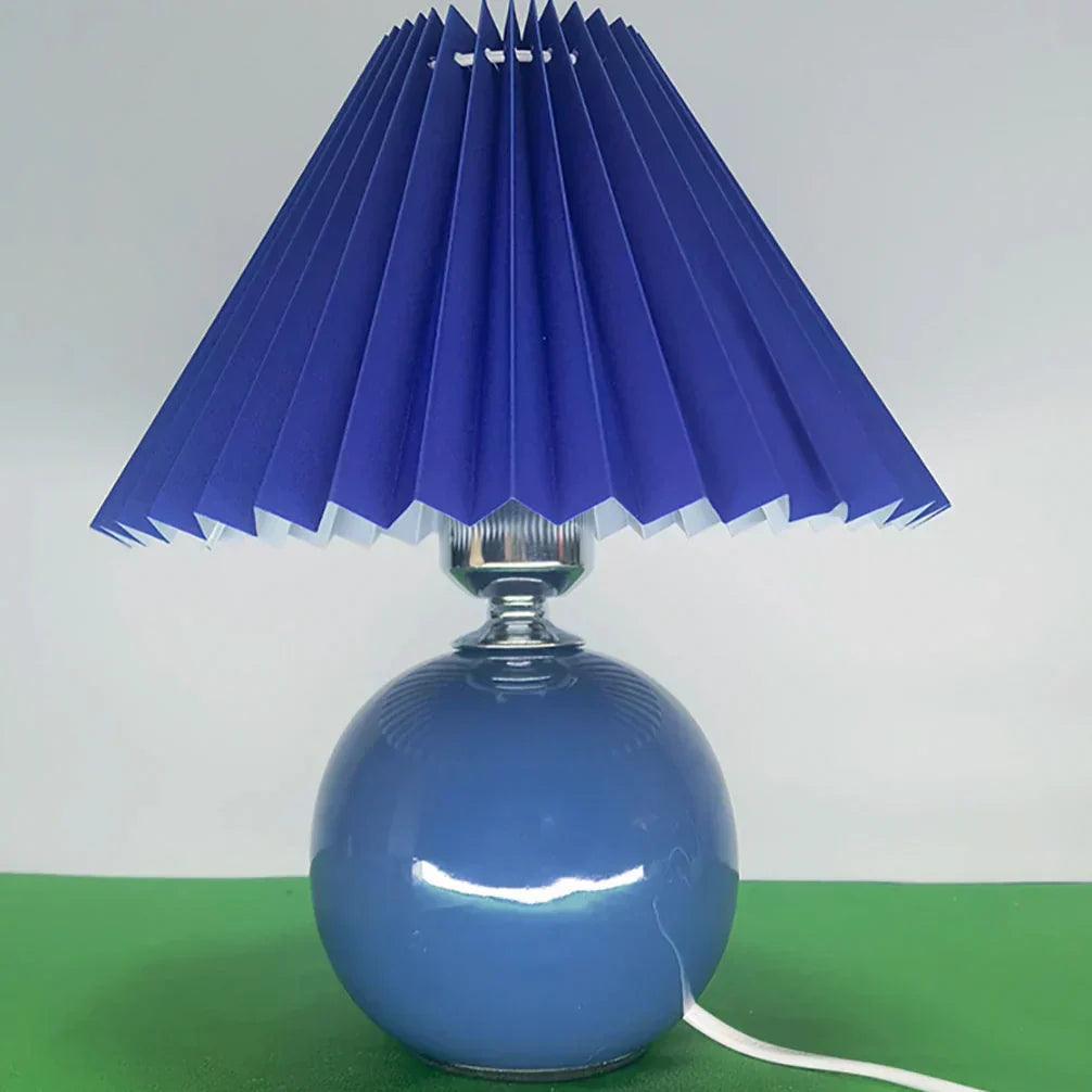 Niebieska plisowana lampa stołowa w nowoczesnym stylu vintage