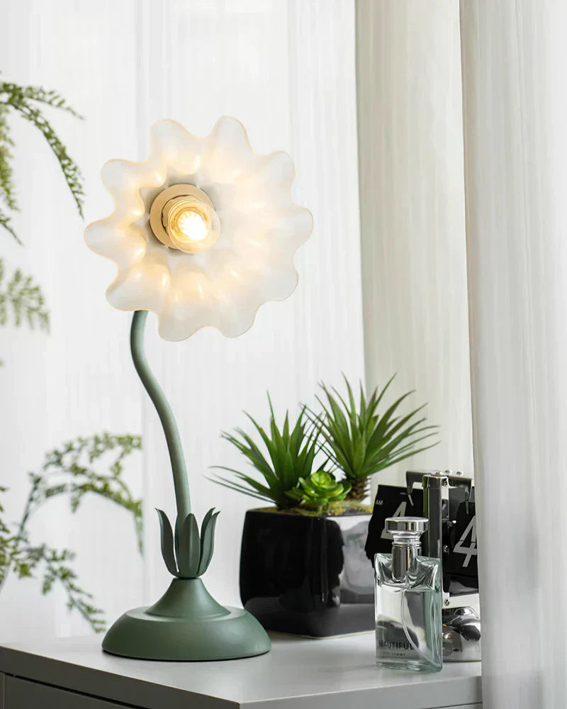 Sorene | Lily Motif Table Lamp
