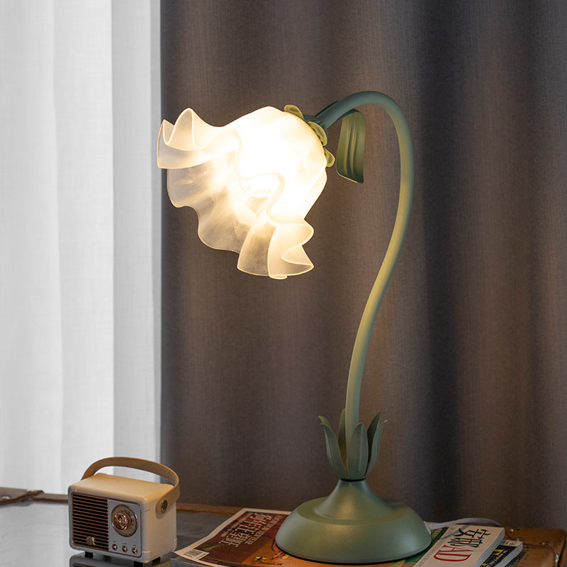 Sorene | Lily Motif Table Lamp