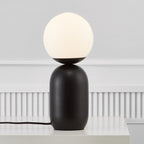 Alvara | Frostet glass globebordlampe