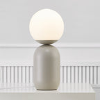 Alvara | Frostet glass globebordlampe