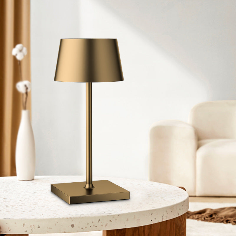 Auretta | Lampada da tavolo mini senza fili con batteria ricaricabile e dimmer regolabile