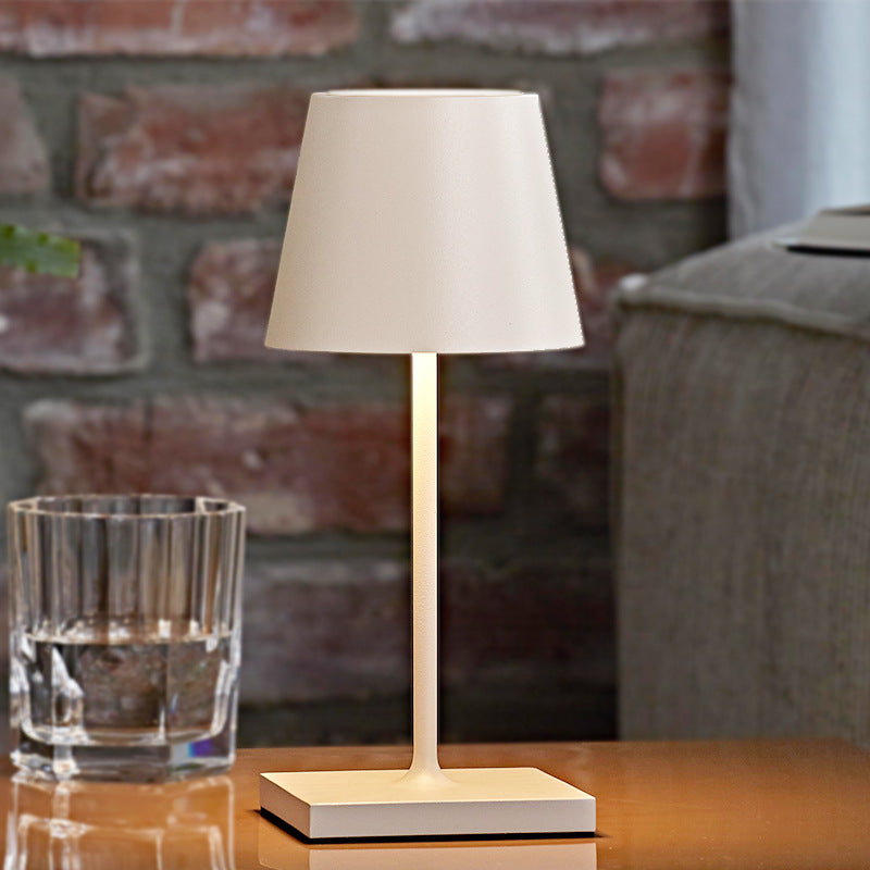 Auretta | Lampada da tavolo mini senza fili con batteria ricaricabile e dimmer regolabile