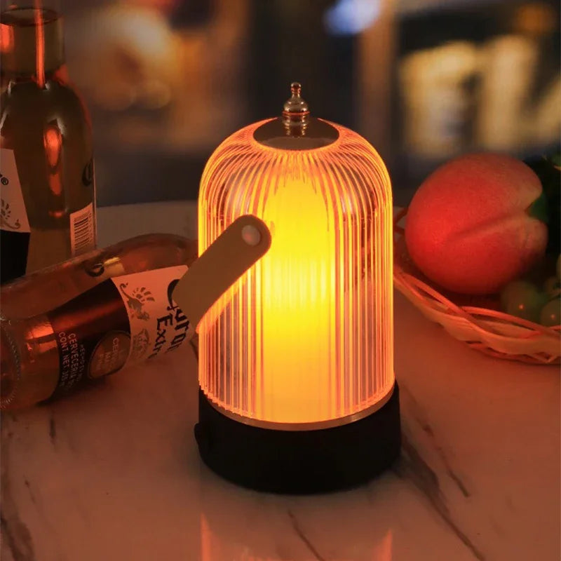 Kestrel | Bærbar Retro Fuglebur Bordlampe med Vintage LED-belysning
