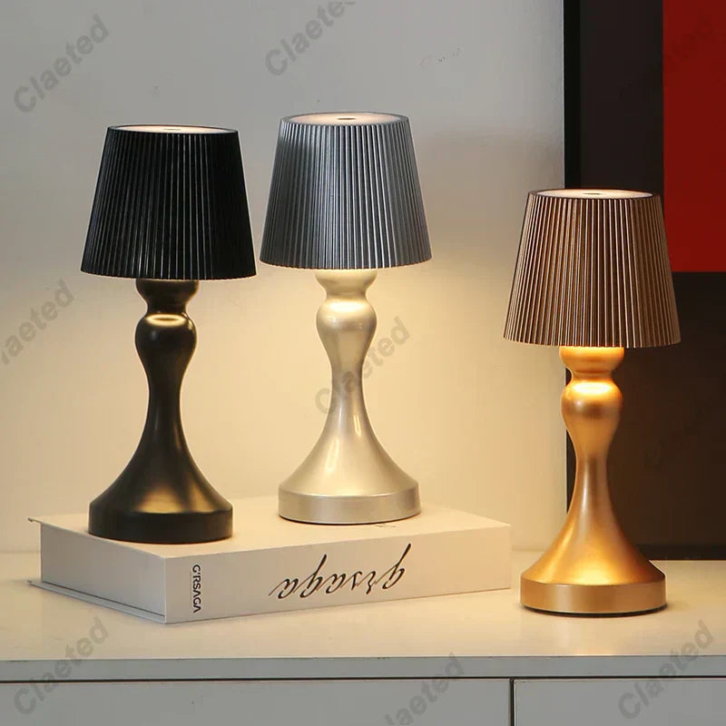Lampada da comodino bianca ricaricabile Alera con controlli touch