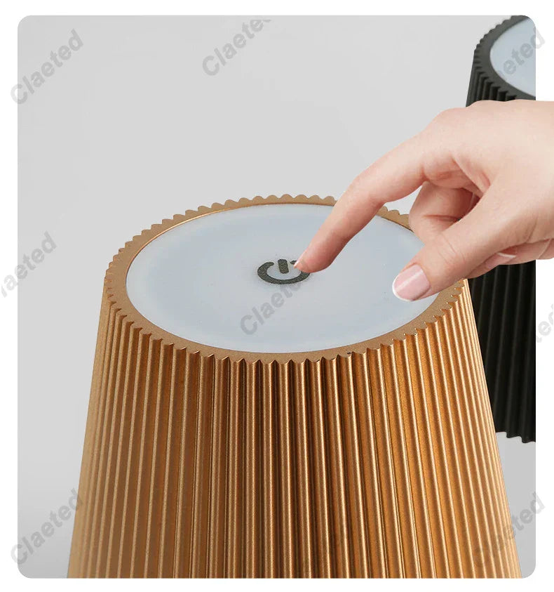 Lampada da comodino bianca ricaricabile Alera con controlli touch