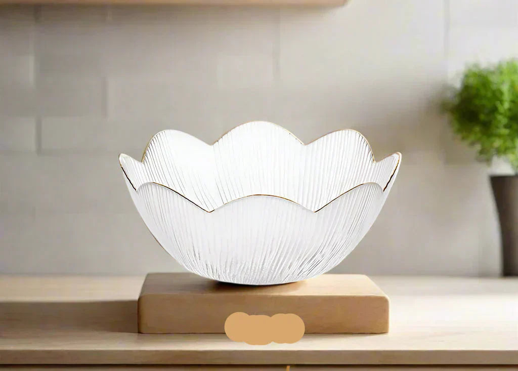 Kultakoristeiset lasiset jälkiruokalautaset | Tyylikäs astiasto