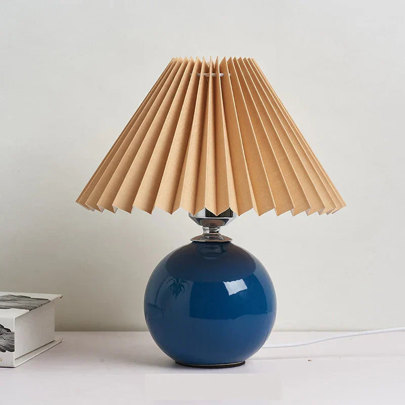 Niebieska plisowana lampa stołowa w nowoczesnym stylu vintage
