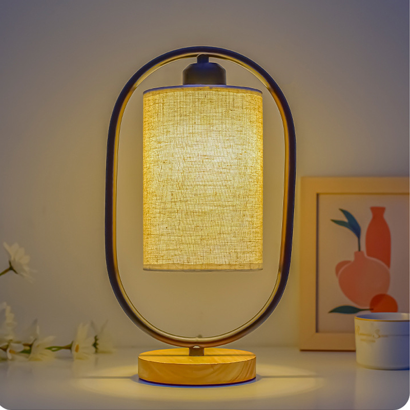 Retro drewniana lampa stołowa LED