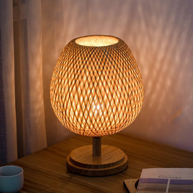 Pleciona bambusowa lampka nocna