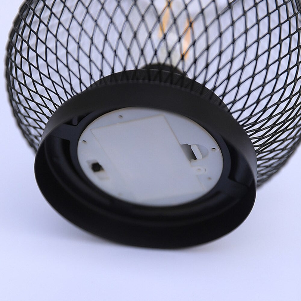 Lampa nocna z industrialną klatką