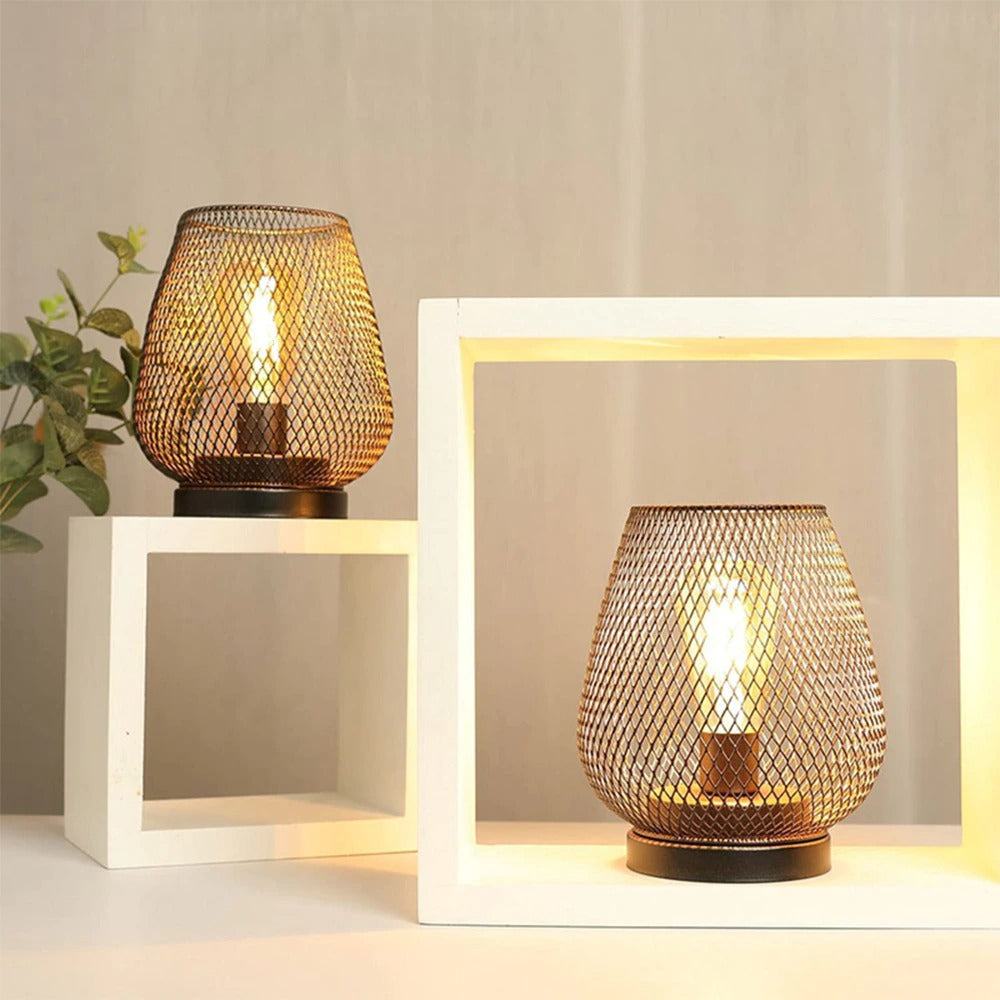 Lampa nocna z industrialną klatką