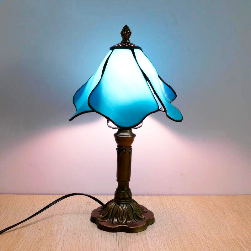 Vintage niebieska mozaikowa lampka nocna ze szkła witrażowego