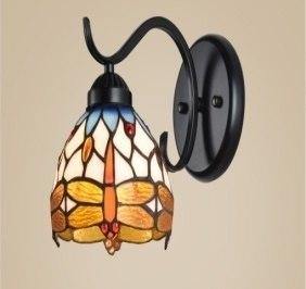 Lampa ścienna w nowoczesnym stylu śródziemnomorskim