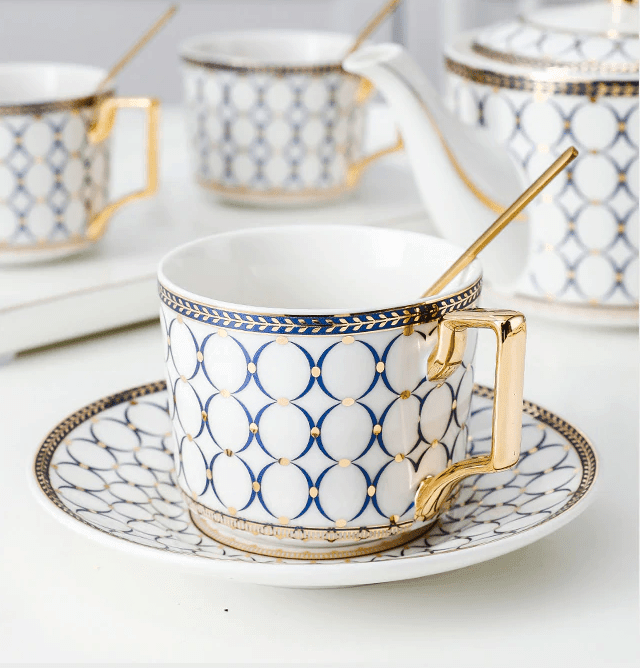 Deluxe Elara Goudaccent Botervormig Porseleinen Theeset Met Kopjes