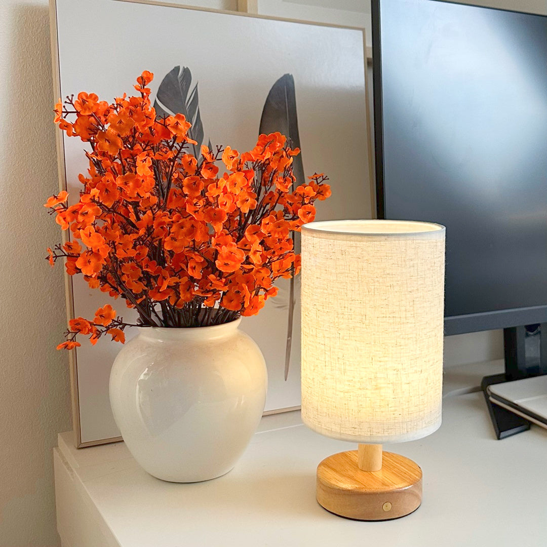 Lampada da tavolo in lino Arden Scandi